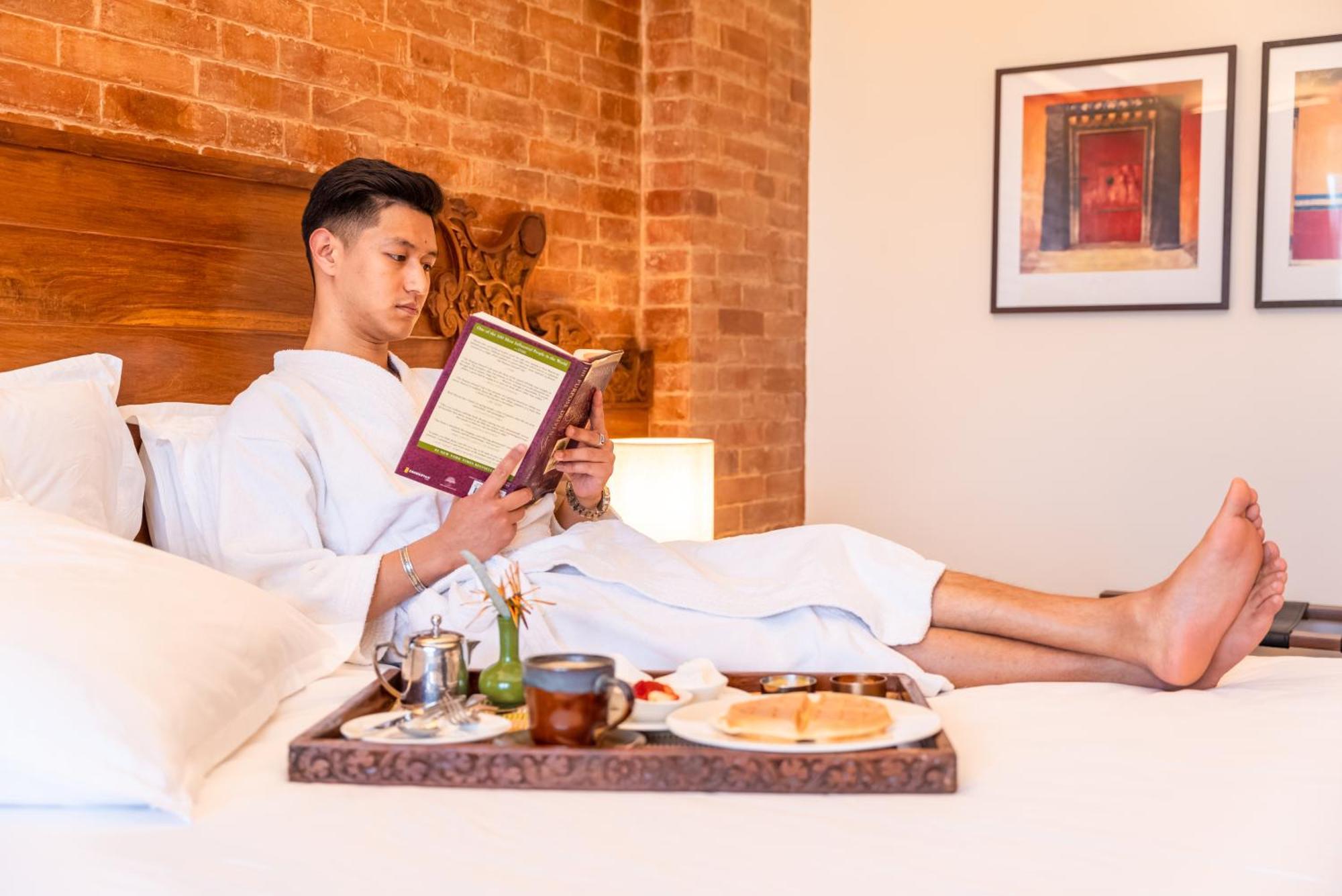 Hotel Yak & Yeti Катманду Екстериор снимка