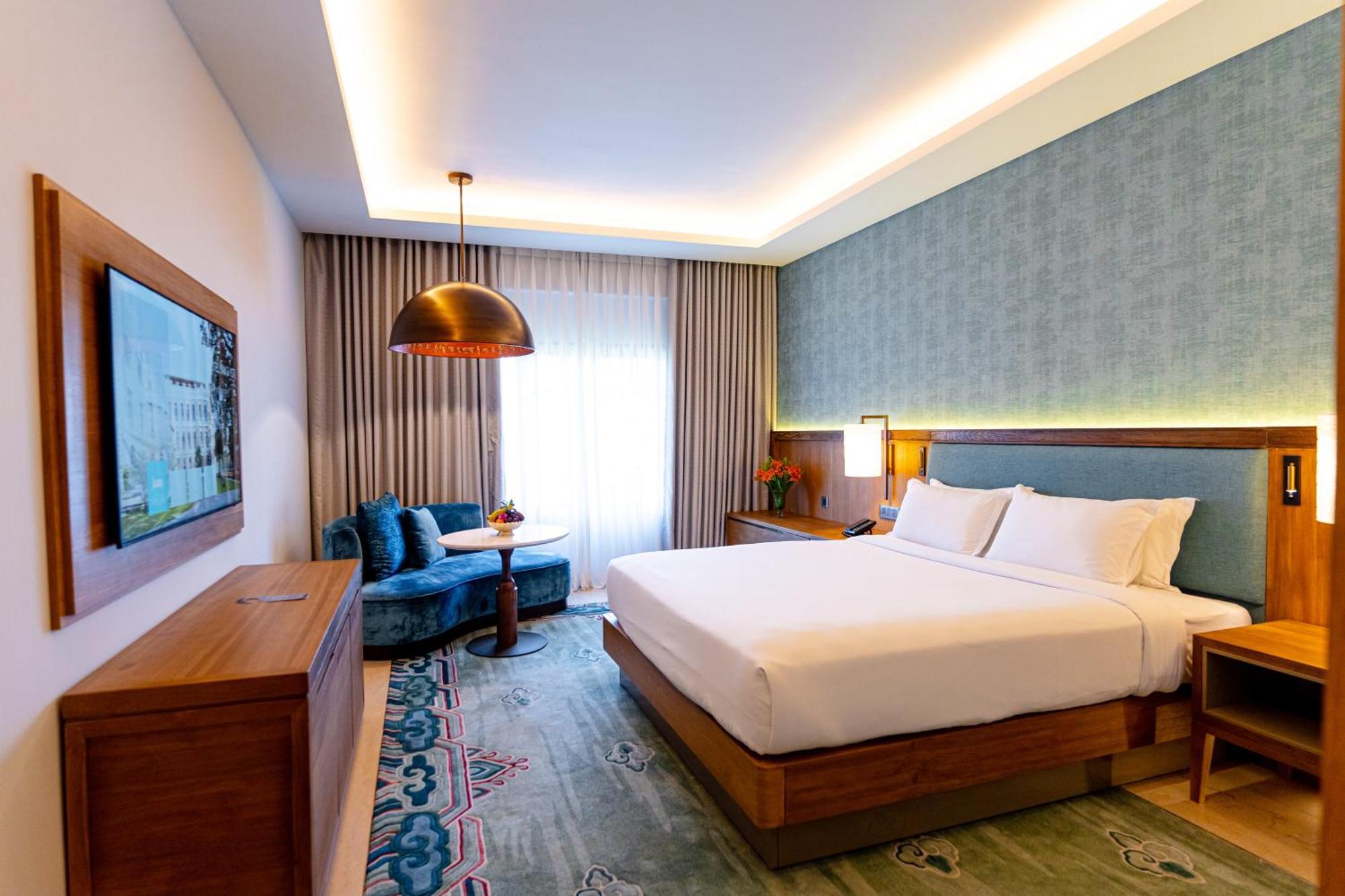 Hotel Yak & Yeti Катманду Екстериор снимка