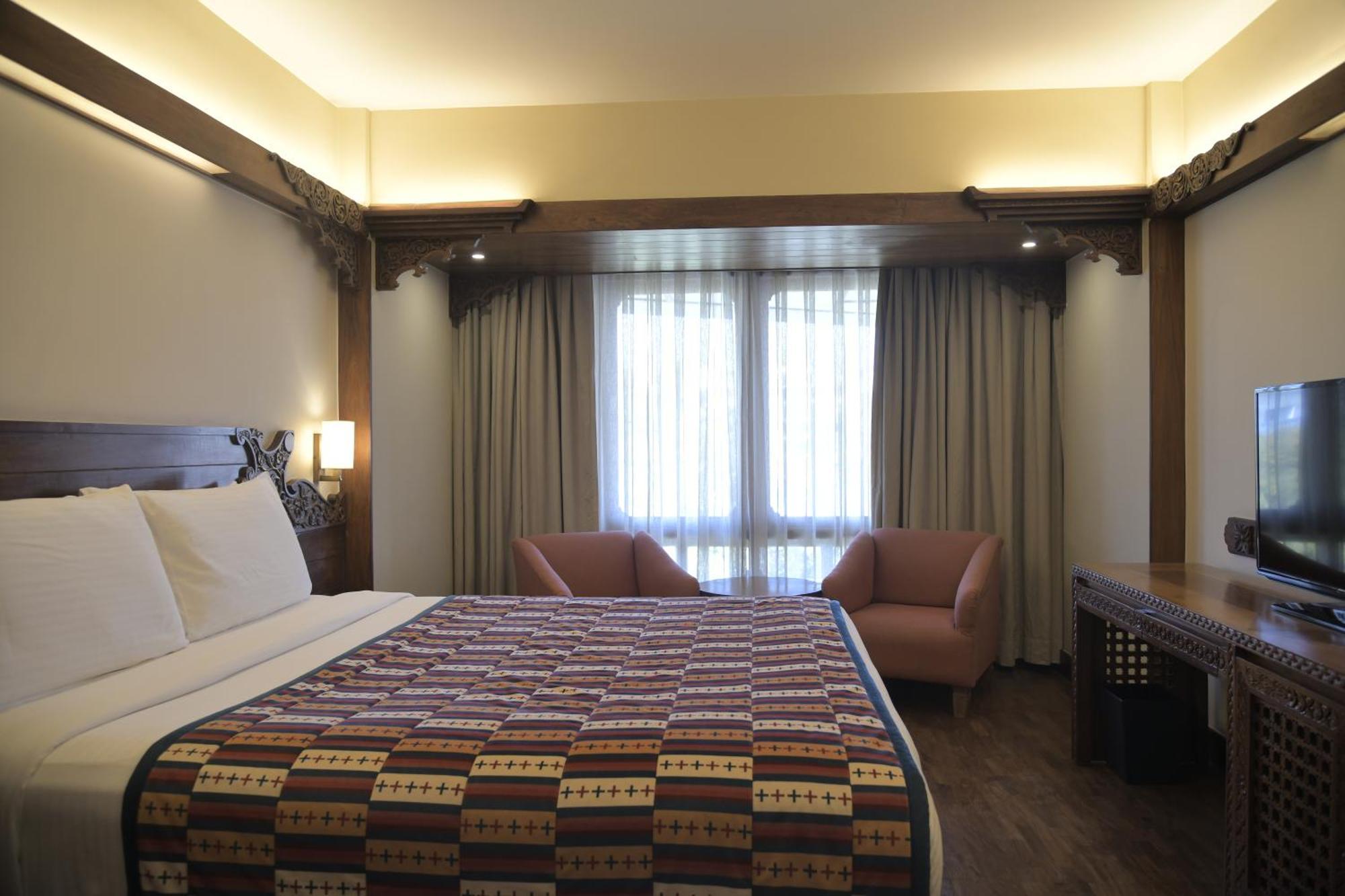 Hotel Yak & Yeti Катманду Екстериор снимка