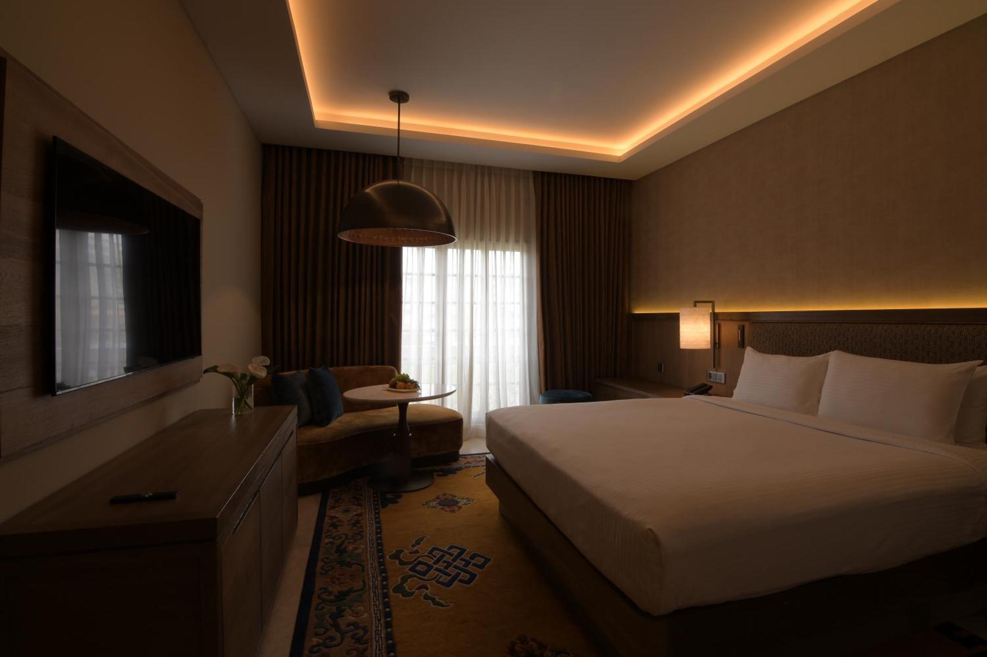 Hotel Yak & Yeti Катманду Екстериор снимка
