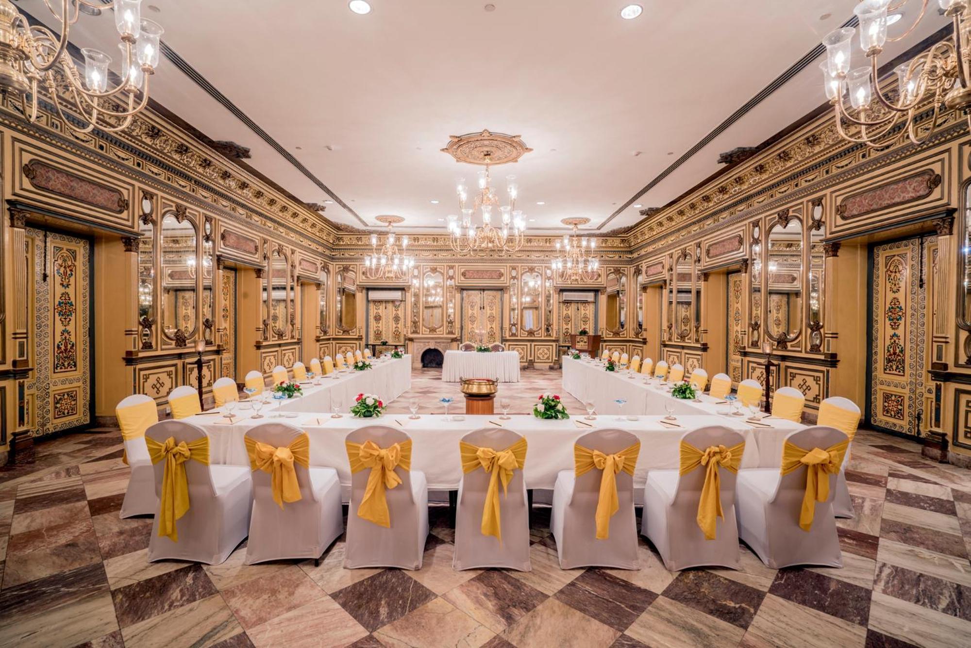 Hotel Yak & Yeti Катманду Екстериор снимка