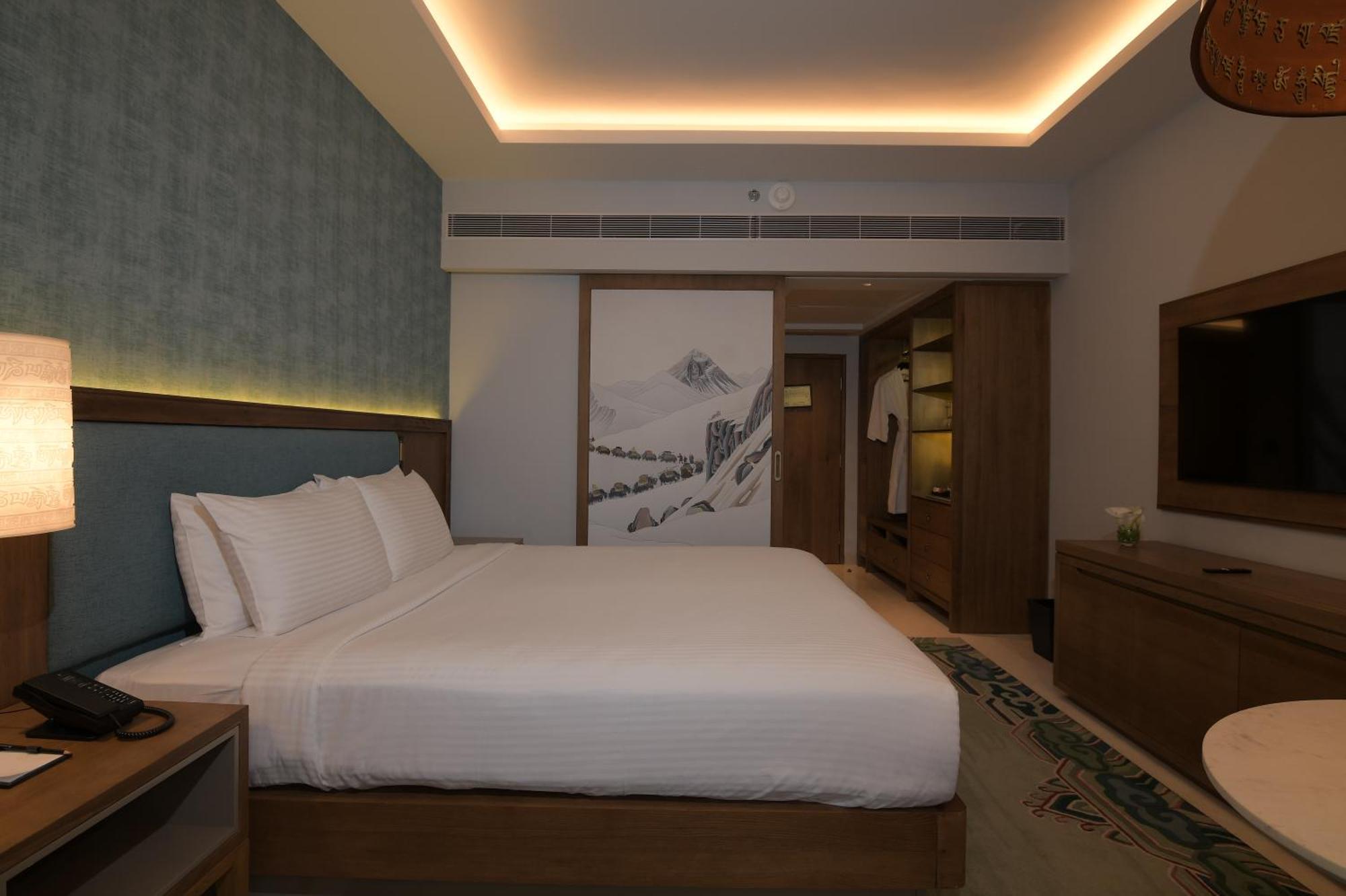 Hotel Yak & Yeti Катманду Екстериор снимка